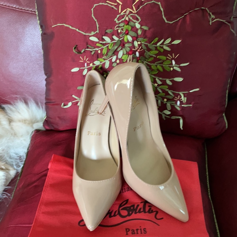Christian LouBoutin, size 6 Taupe